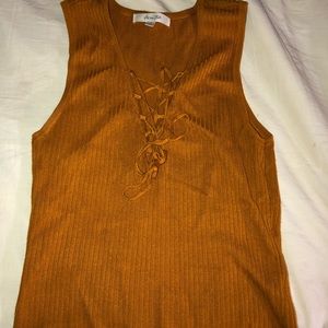 Mustard top
